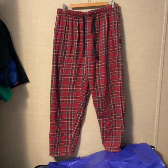Izod Red Plaid Sweatpants - Picture 1 of 6